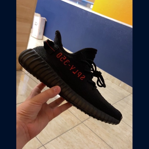 Yeezy 350 v2 bred